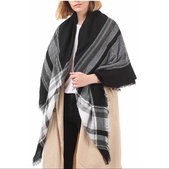 Large Tartan Plaid Blanket Scarf - Picture 4 of 5